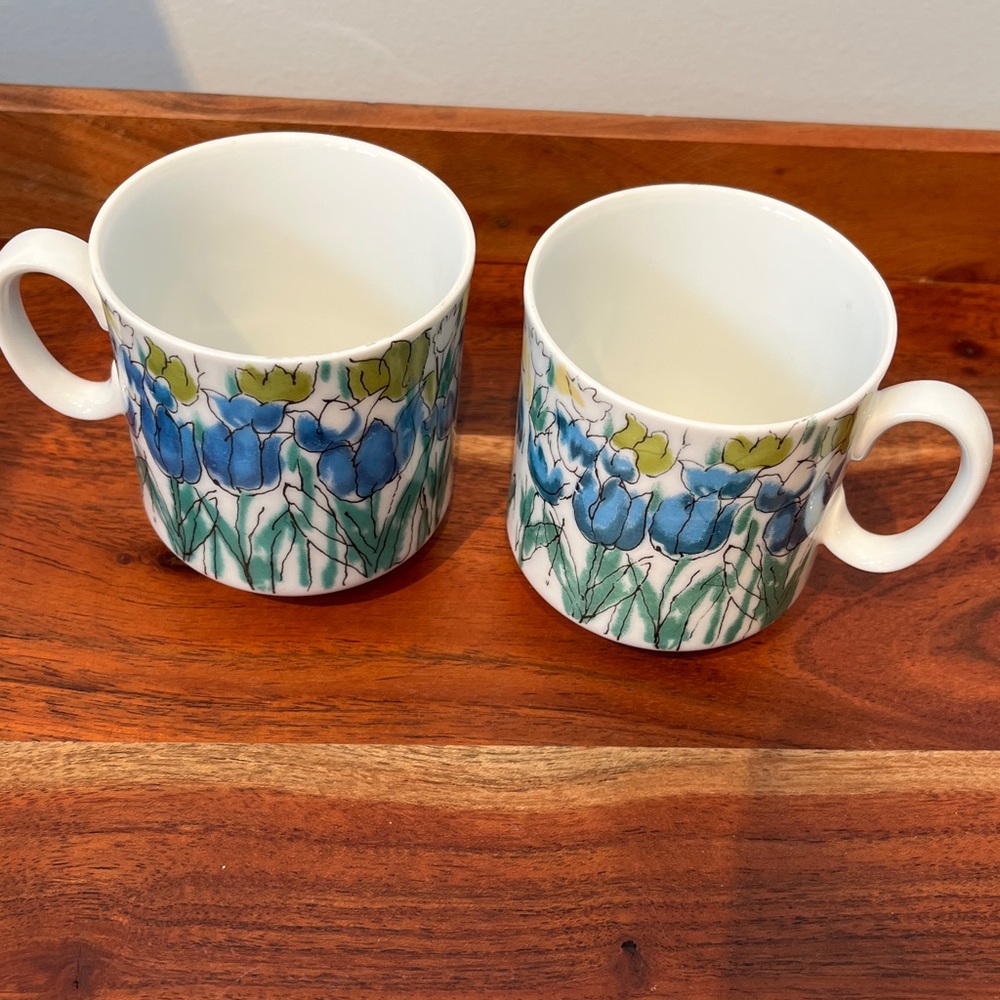 2 VINTAGE AMCREST VERNE COFFEE CUPS - Picture 2 of 8